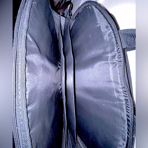 Black Targus Laptop multiple functions case! - Picture 10 of 17